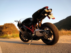 Illustration for article titled Jalopnik Reviews: 2007 Ducati Superbike 1098